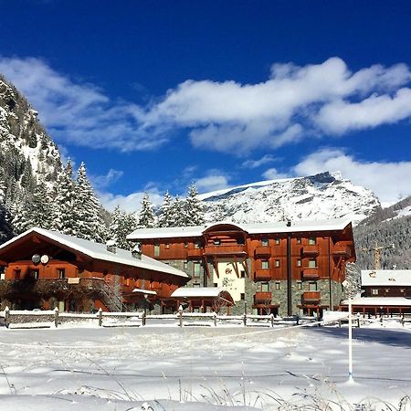 Le Rocher Hotel Champoluc Exterior foto